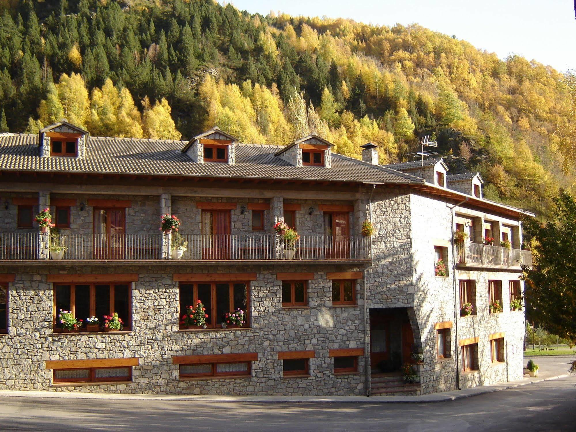 Hotel La Farga Ripoll Bagian luar foto