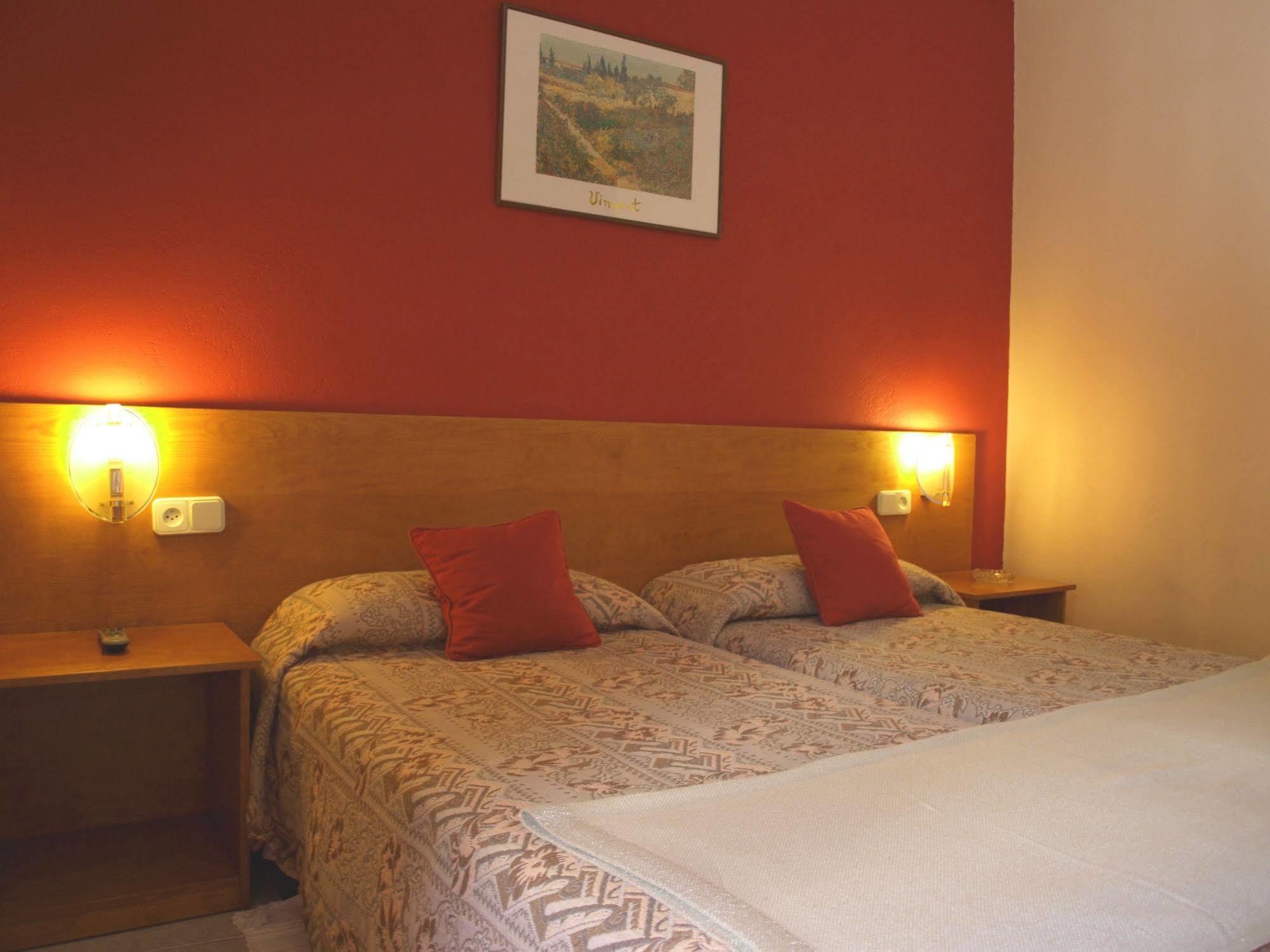 Hotel La Farga Ripoll Bagian luar foto